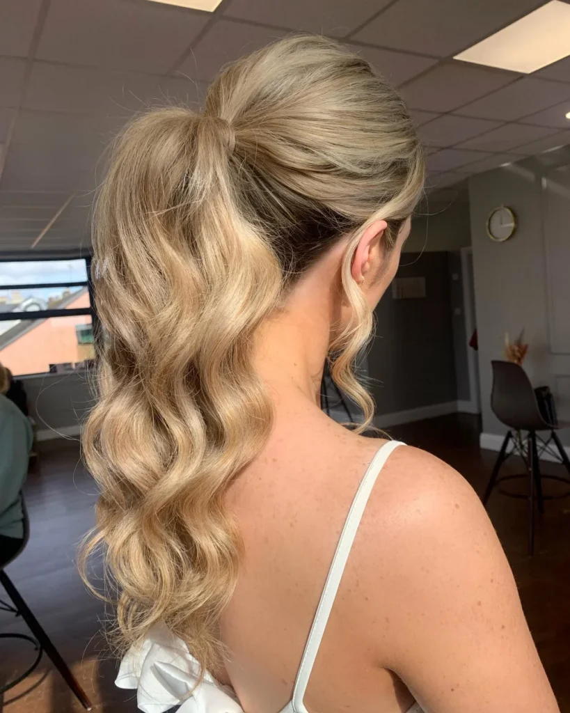 High Pirate Hairstyle Ponytail with Loose Curls