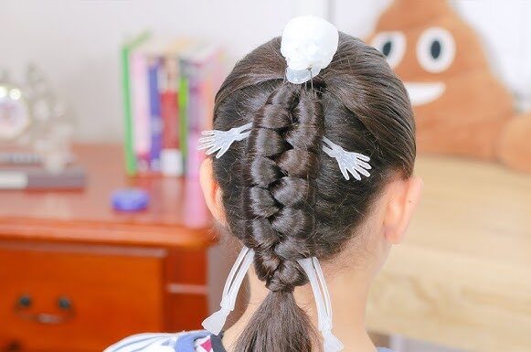 Skeleton Bow Hairstyle